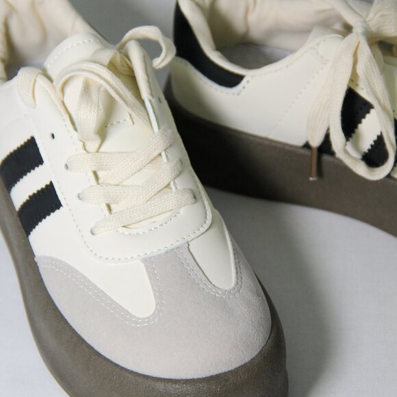 Essen White and Black, Platform Germany Army Sneakers, Trendy & Comfortable - Picture 5 of 7